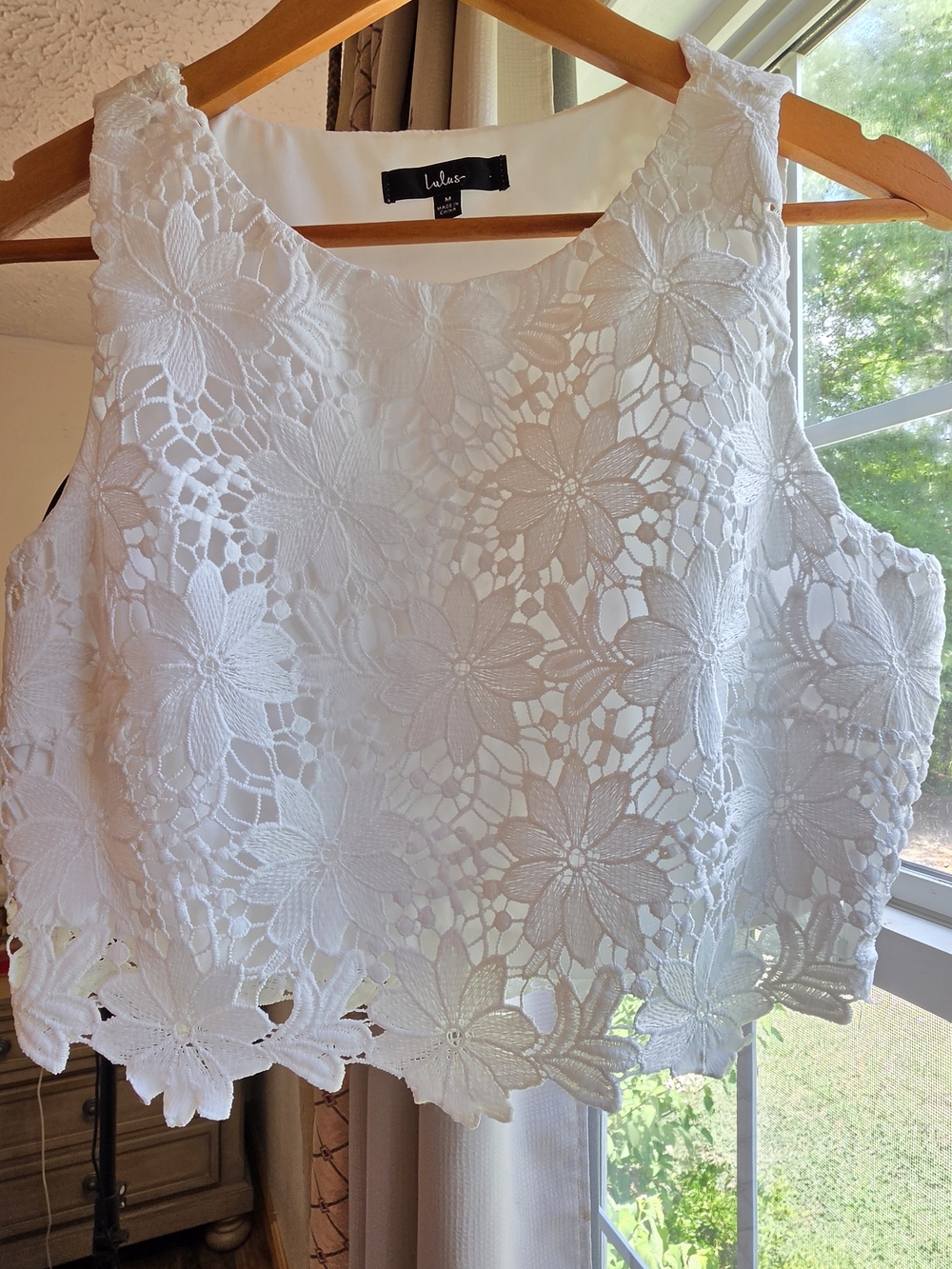 Lulu's White Floral Lace Sleeveless Top Size M